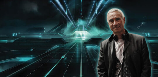 Ο Roland Emmerich Ετοιμάζει Τη Σειρά “New Angeles” Ο Roland Emmerich Ετοιμάζει Τη Σειρά "New Angeles"