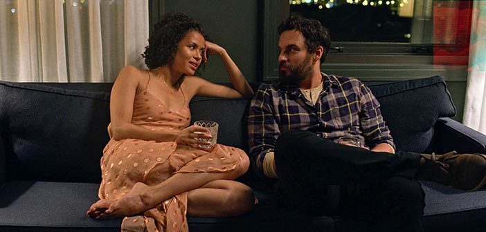 Trailer Απο Την 3η Σεζόν Του "Easy"