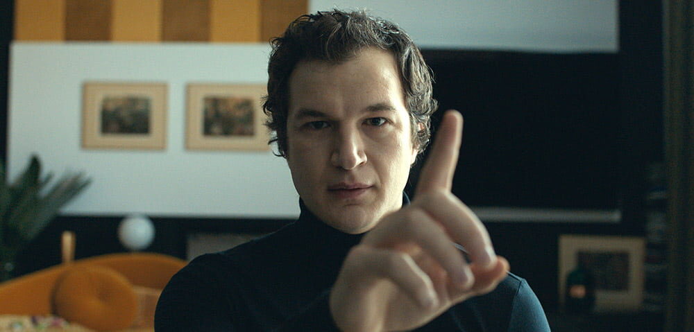 Trailer Από Το "Never Gonna Snow Again"