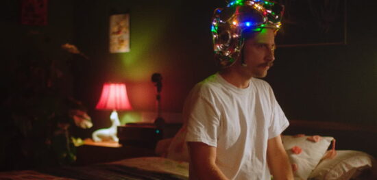 Trailer Από Το “Strawberry Mansion” Trailer Από Το "Strawberry Mansion"