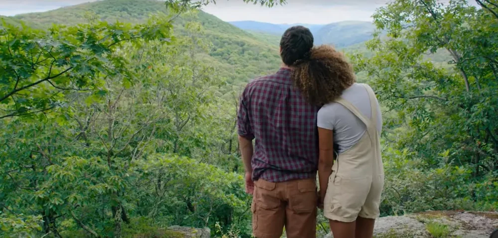 Trailer Από Το Ρομαντικό "Space Oddity"