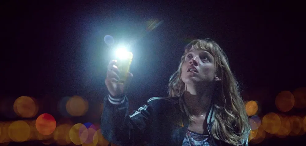 Trailer Από Το Sci-Fi Δράμα "Meanwhile on Earth"