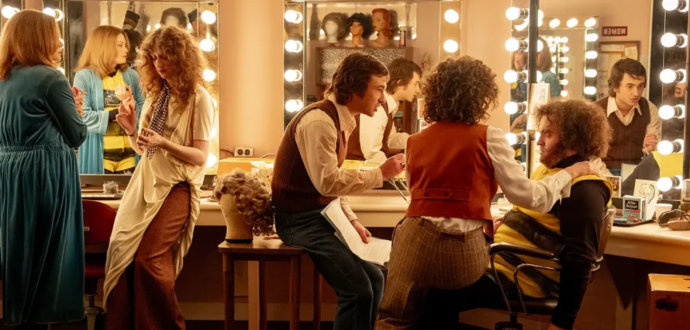 Trailer Από Το "Saturday Night"