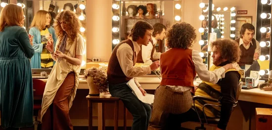Trailer Από Το "Saturday Night"