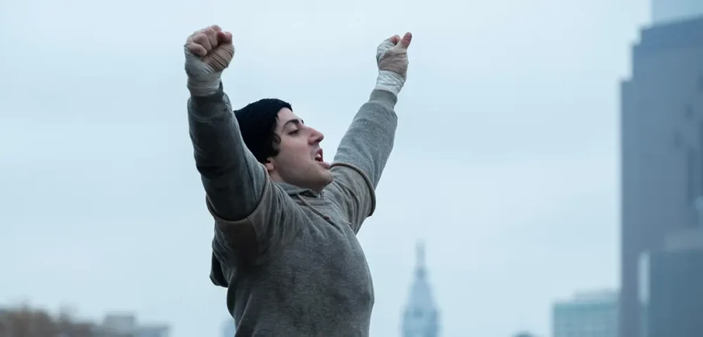 Trailer Από Το Δραματικό “I Play Rocky” Trailer Από Το Δραματικό "I Play Rocky"